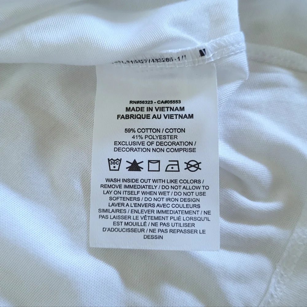Nike👟 Man♂️ Spinning Basketball on Finger Dri-Fit Graphic Tee👕 - NWT